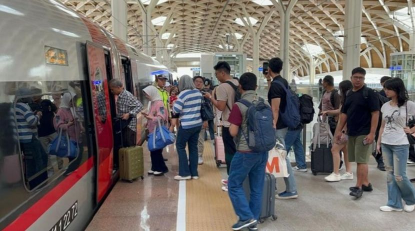 雅万高铁开斋节单日最高客流为2.35万