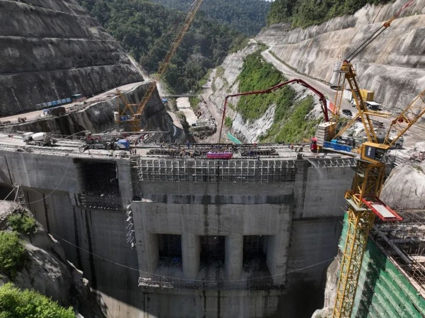 中企承建的印尼最大水电站全线封顶