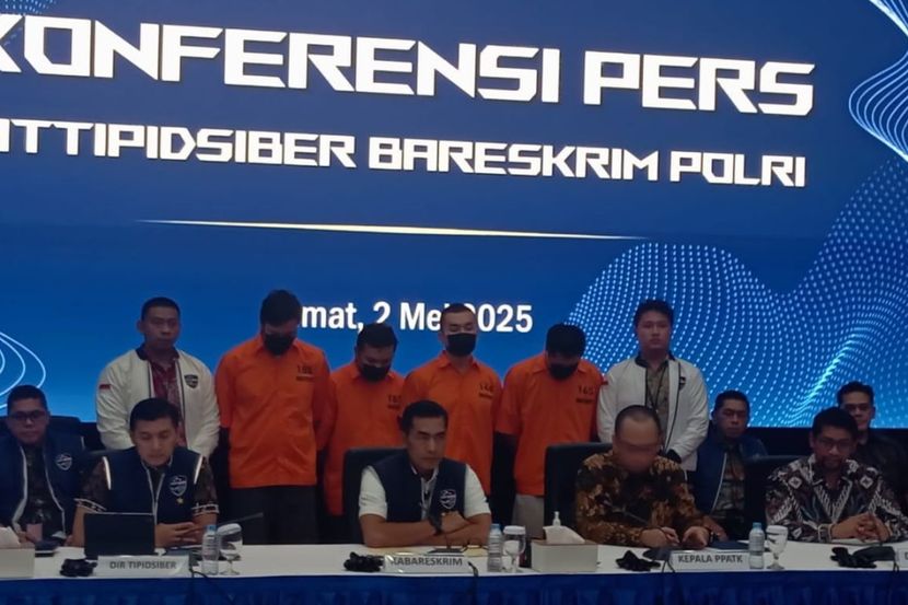 两名中国公民涉及网赌案件被通缉