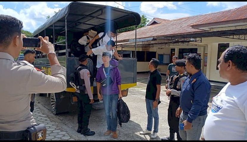 印尼一载有国人的船只偷渡去澳洲竟被烧船驱逐