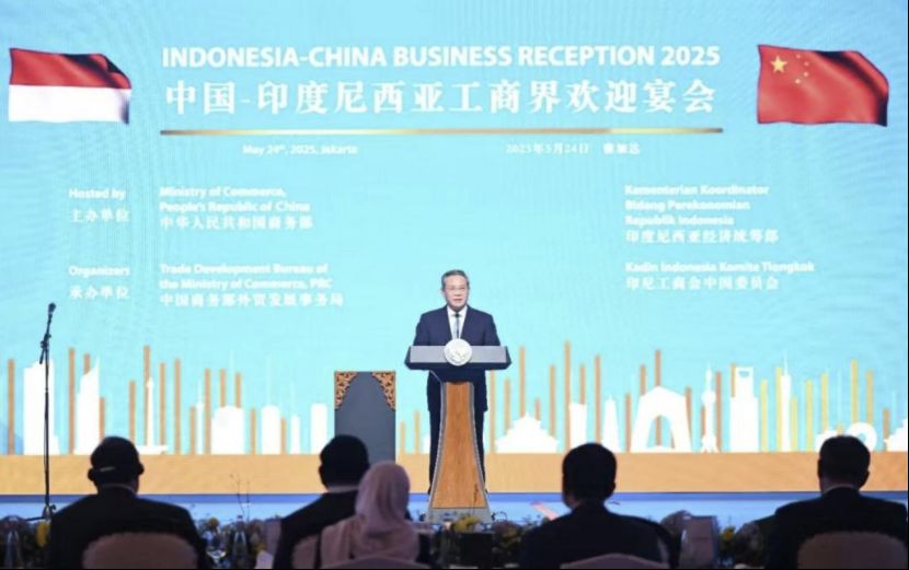 中印领导人共同出席两国工商界晚宴