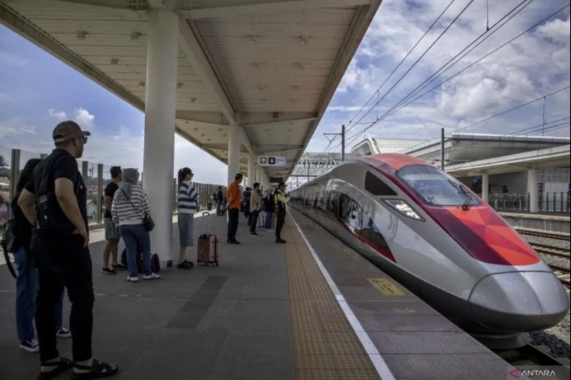 卢胡特称雅加达泗水高铁将继续推进