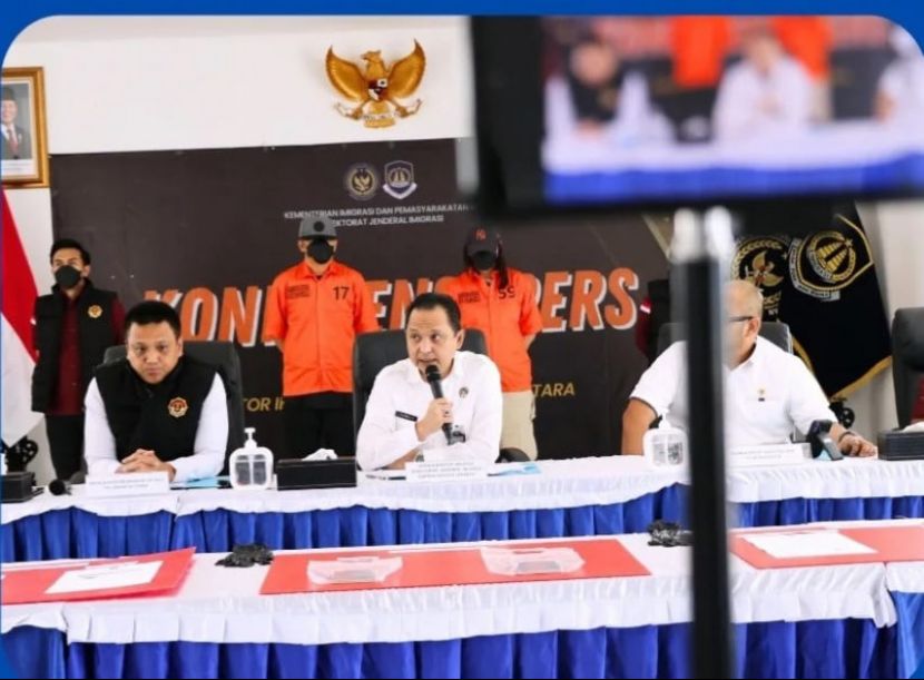 两同胞用虚拟企业获取居留许可被驱逐