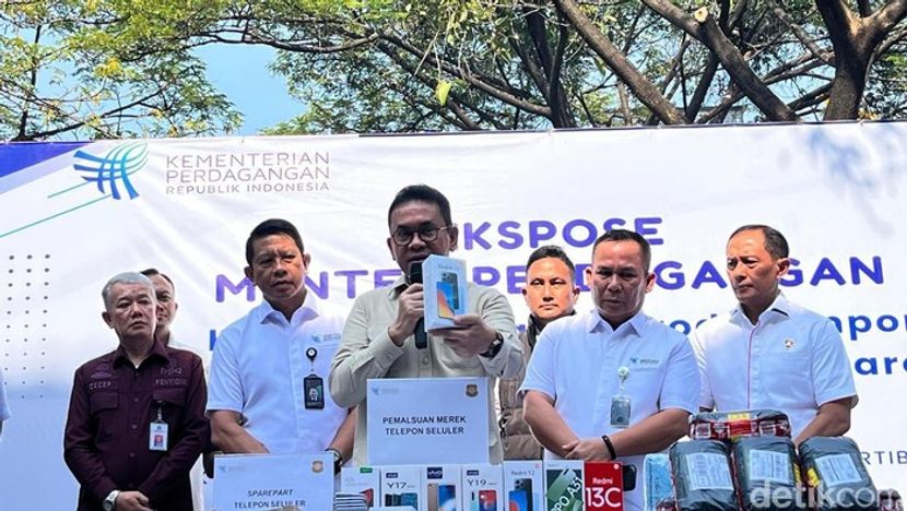 近两百亿的非法进口中国手机零部件被查获