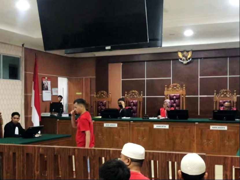 多名中国公民被指控持有违禁药品