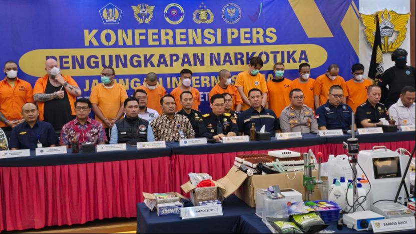 中国人参与跨国毒品走私雅加达机场被抓