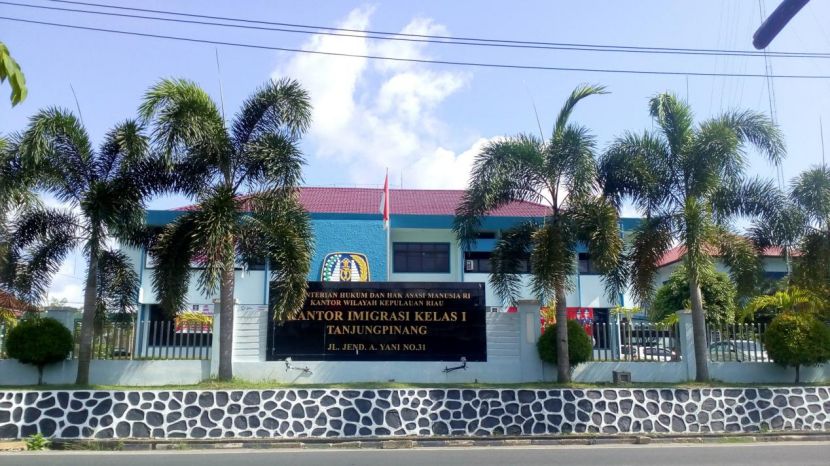 再有多名中国人被移民局驱逐出境