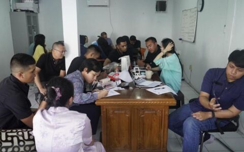 再有多名中国人被移民局驱逐出境