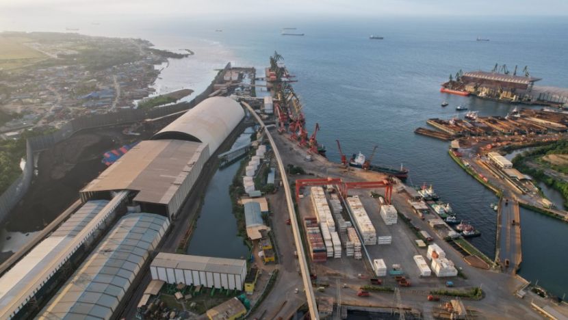 印尼工业部副部长视察发生抢劫案的工业园