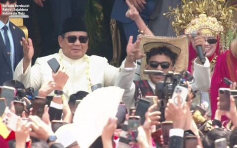 普拉博沃带头在总统府大跳魔性舞蹈