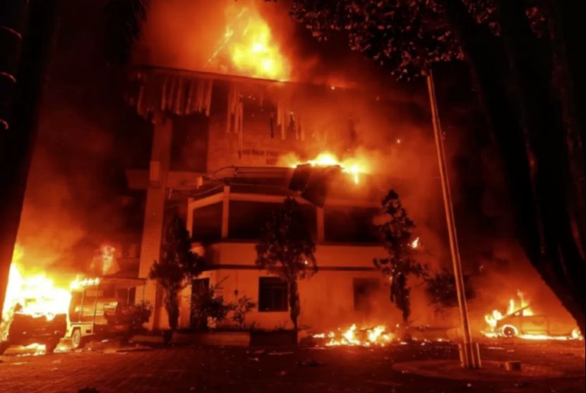 印尼全国超二十城爆发游行示威冲突