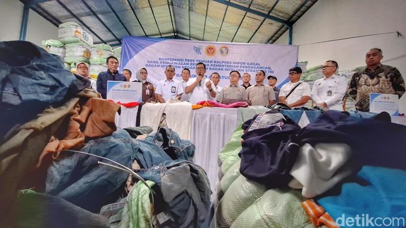 印尼贸易部查获近两万包中国非法进口旧服装