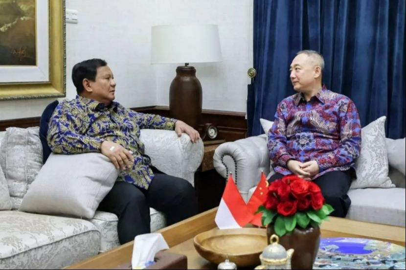 普拉博沃在雅加达会见中国军方代表