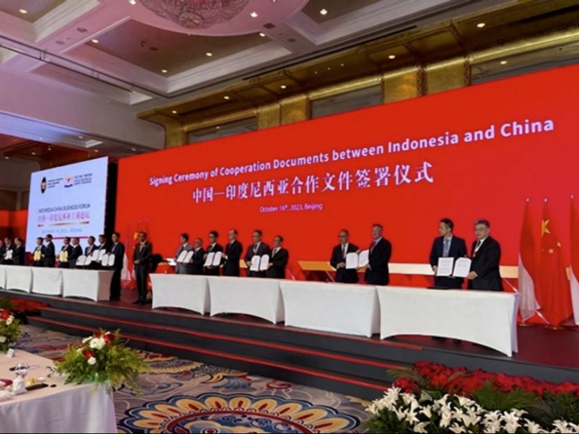 中国完善海外综合服务体系助力企业"走出去"