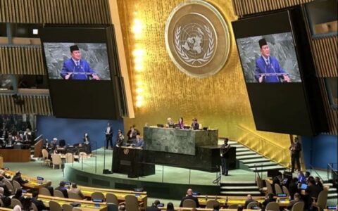 普拉博沃在联合国大会发表主旨演讲