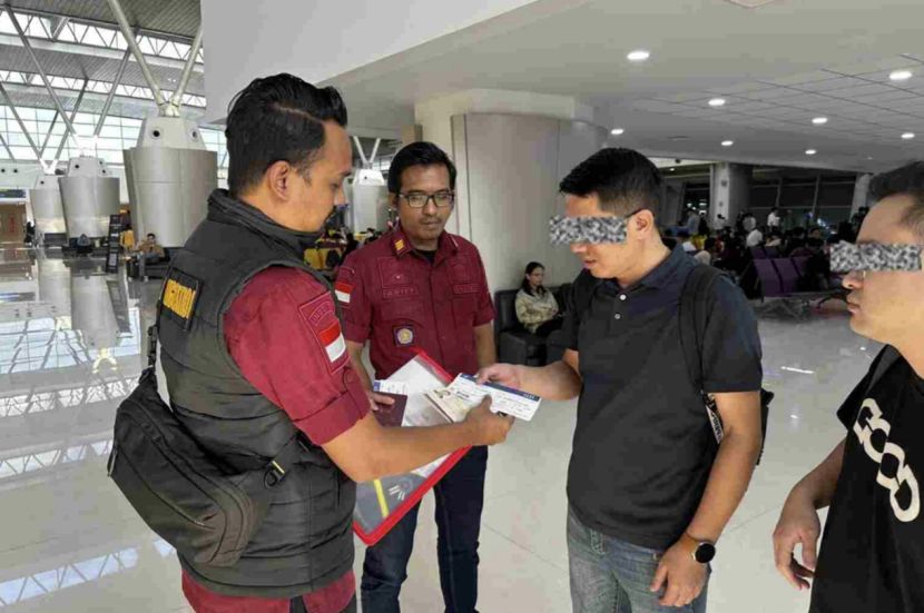 从罚款到遣返！两中国劳工因未报住处变更被驱逐