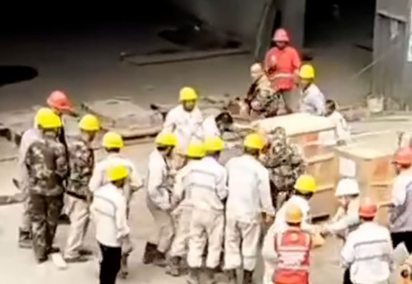 印尼工业园两名中国工人因琐事争执升级为群殴