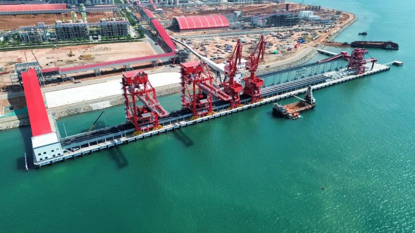 中企承建印尼宾坦南山工业园码头项目投入使用