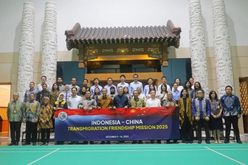 中国使馆举办移民区官员研修班行前欢送会