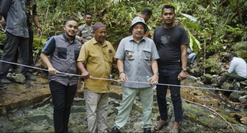 印尼亚齐森林发现全球最重5000吨巨型玉石