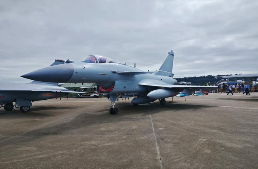 中系军机首入印尼，印尼采购42架歼10战机