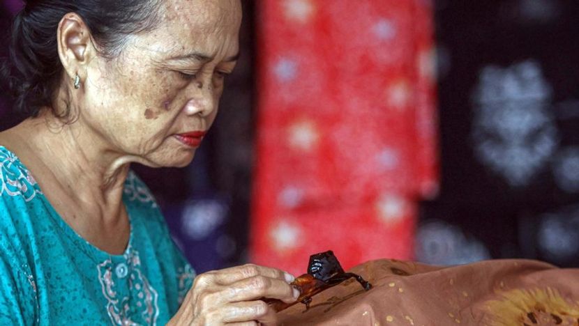 从德波市工坊走向世界印尼蜡染正被全球“抢购”