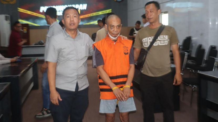 印尼女子为凭空生钱与未成年女儿和神棍发生关系