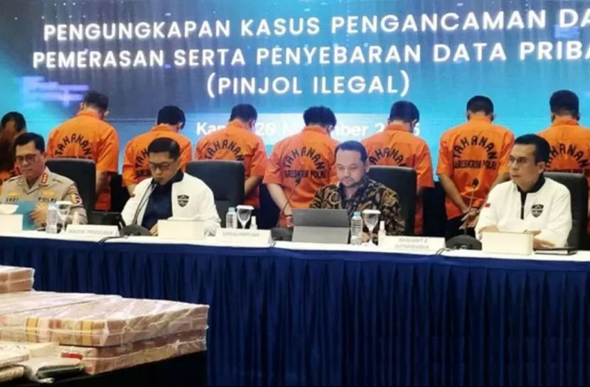 中国公民涉嫌用假艳照勒索被通缉