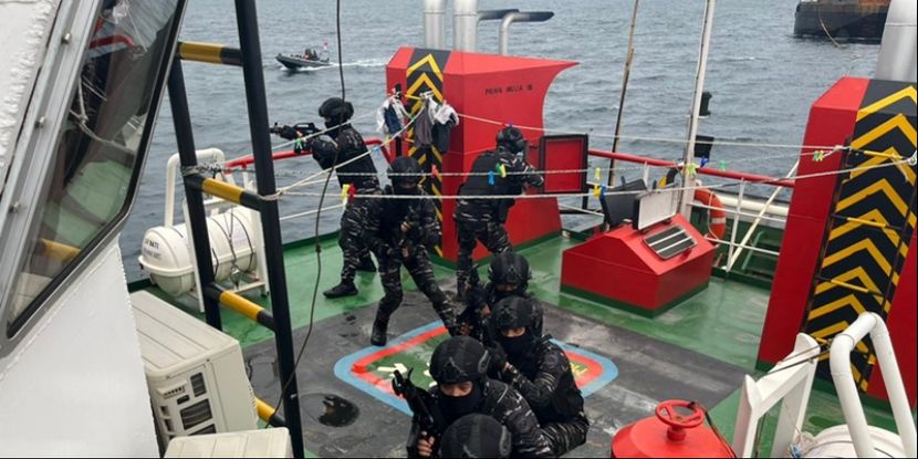 涉嫌无证运输镍矿两艘船只被印尼海军查扣