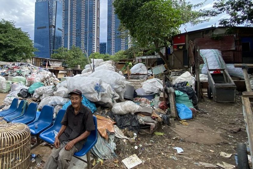 雅加达“光明村”：孩子们从拾荒家庭走向大学