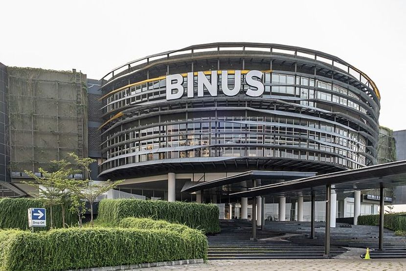 印尼建国大学被评为印尼最佳私立高校