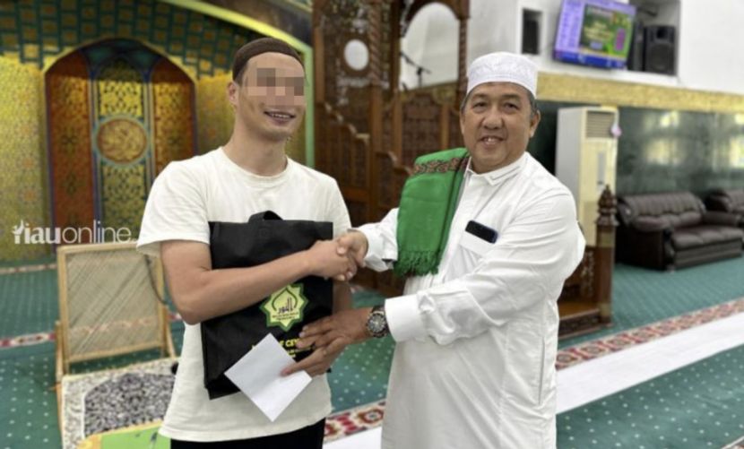 为迎娶穆斯林女子中国男子在印尼皈依伊斯兰教