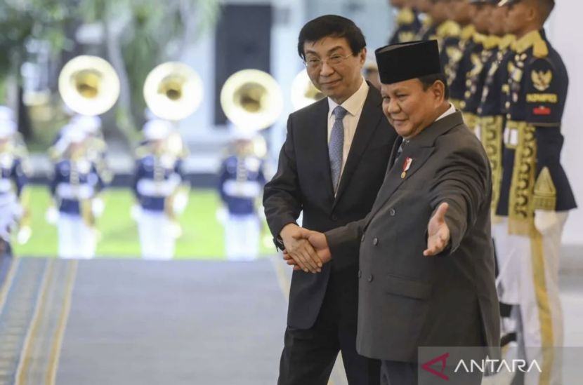 普拉博沃总统会见中国政协主席