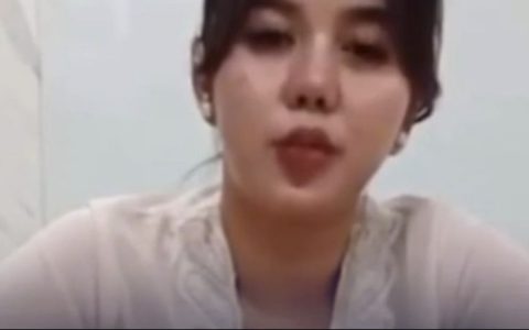 印尼女子为讨好父母竟假扮成空姐乘机