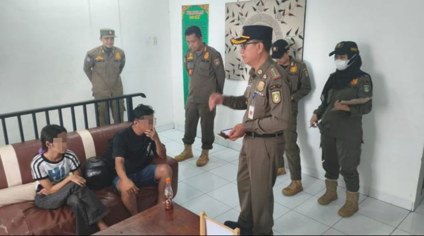 印尼杜迈突袭问题公寓，一中国籍男子被移交移民局