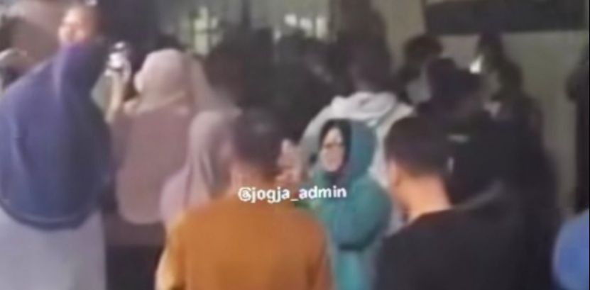 印尼一女子因举报女儿遭性侵被居民驱逐