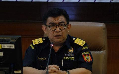 印尼海关开除27名涉嫌欺诈违纪的职员