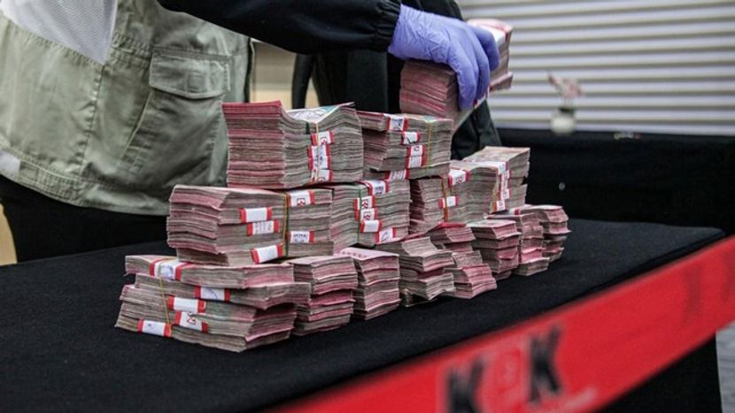 印尼海关高官落网！KPK缴获50亿盾涉腐现金