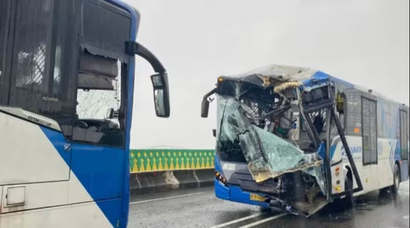 雅加达公交司机斋月疲劳驾驶失控致23人伤