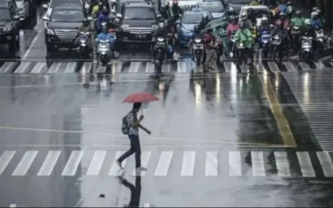 印尼政府提醒雅加达周边洪涝强风灾害