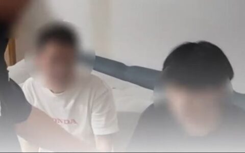 两名中国公民在雅加达非法翻新手机被捕后遣返