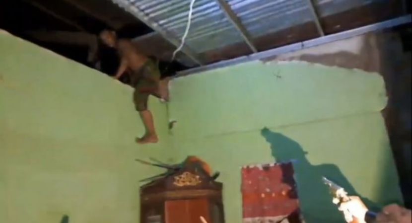 累犯性侵年长五岁岳母爬天花板逃跑