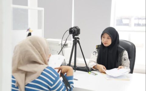 印尼全国移民局25日恢复正常办公