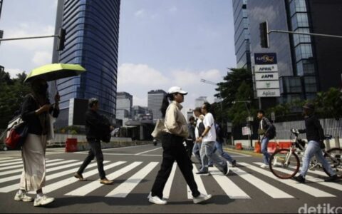 印尼计划开斋节后每周一天居家办公