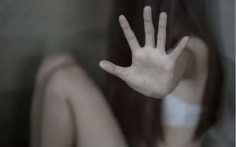 杀人惯犯靠十几块封口费多次性侵13岁女生