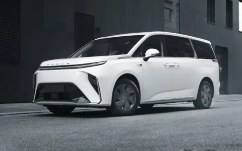 开斋节返乡潮现电动车出行热潮