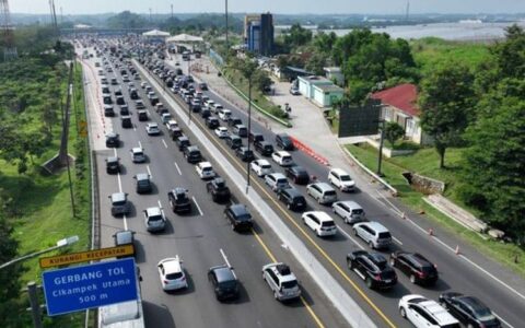 3月18日上午10点起印尼全国高速公路单向通行