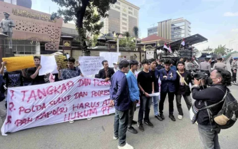 雅加达爆发集会示威指控中资企业