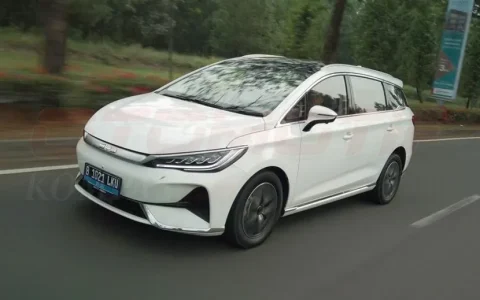 比亚迪M6日使用成本远低于大发Xenia